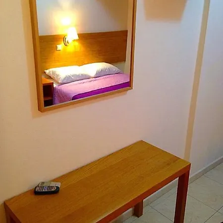 Bonsai Apartment *